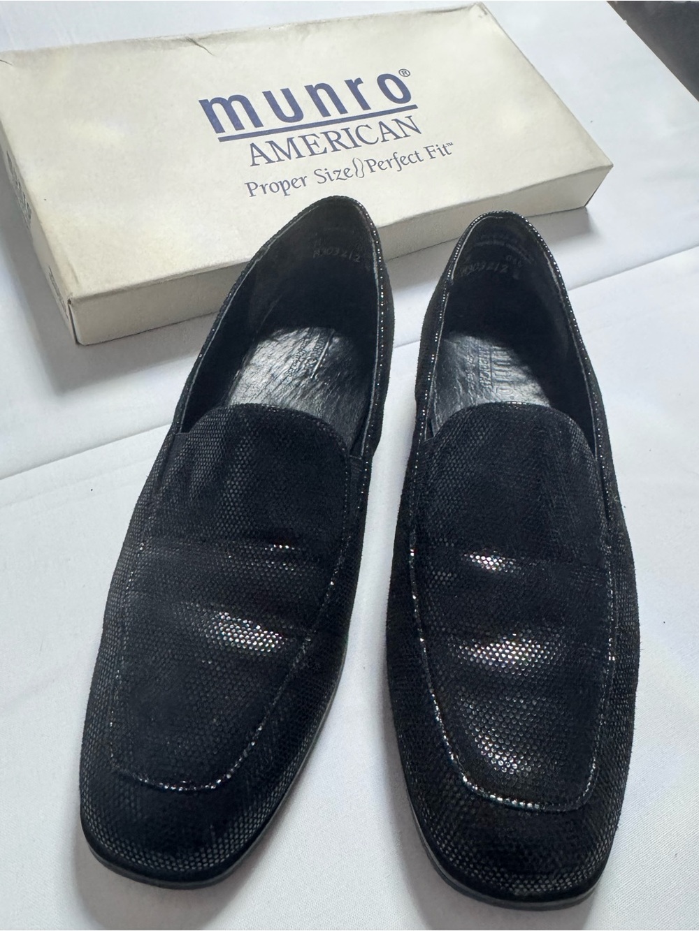 Munro Black Women's Slip-On Loafers with Subtle Shine